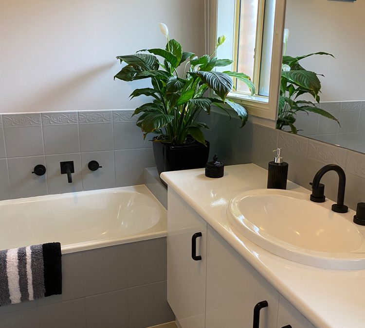 Bathroom Renovations & Resurfacing Benchtops | Frankston